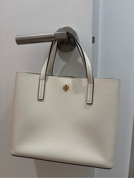 Tory Burch Handbags - Tory Burch Small Blake Tote